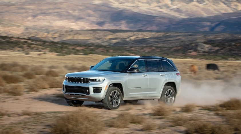 The Jeep Grand Cherokee will be fully electric by 2024