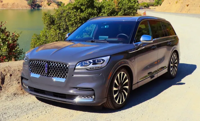 Lincoln Aviator 2025: Changes, Cost, and Release Date