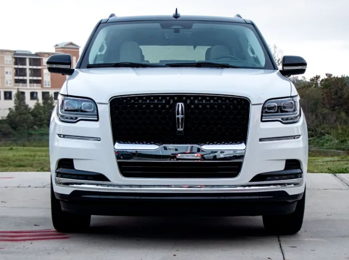 Lincoln Navigator 2025: Cost, Changes, and Concept